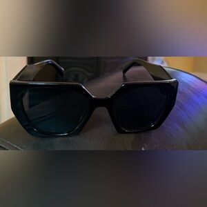 Stylish Black Sunglasses